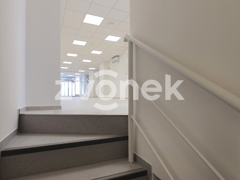 Pronájem obchodních prostor v centru Zlína, 147 m2