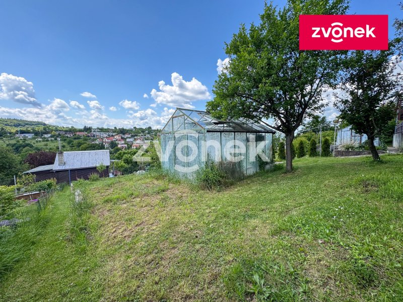 Chata Zlín - Malenovice, velká zahrada 367 m2, skleník