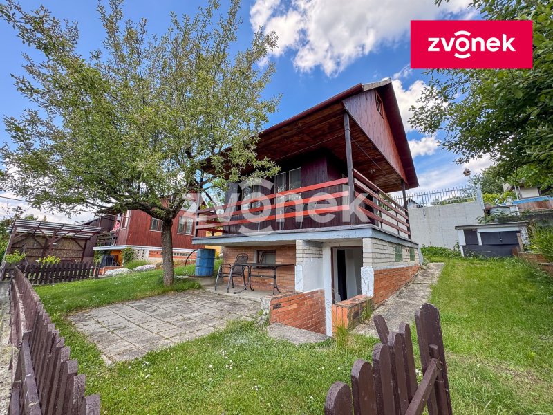Chata Zlín - Malenovice, velká zahrada 367 m2, skleník