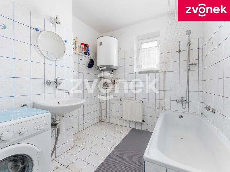 Rodinný dům Břest se zahradou a garážovým stáním