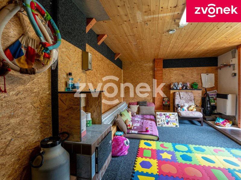 Rodinný dům Břest se zahradou a garážovým stáním