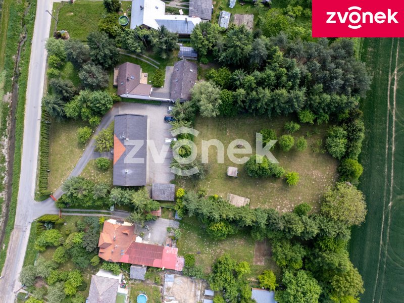 Investiční příležitost ve Fryštáku: Penzion a rozsáhlý stavební pozemek celkově s téměř 4200 m² na klidném místě!