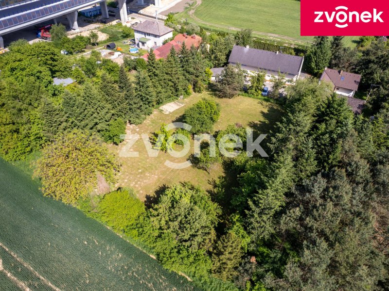 Investiční příležitost ve Fryštáku: Penzion a rozsáhlý stavební pozemek celkově s téměř 4200 m² na klidném místě!