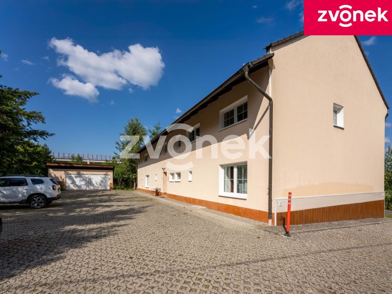 Investiční příležitost ve Fryštáku: Penzion a rozsáhlý stavební pozemek celkově s téměř 4200 m² na klidném místě!