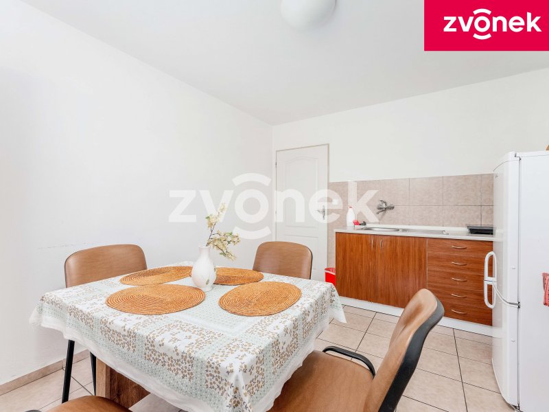 Investiční příležitost ve Fryštáku: Penzion a rozsáhlý stavební pozemek celkově s téměř 4200 m² na klidném místě!