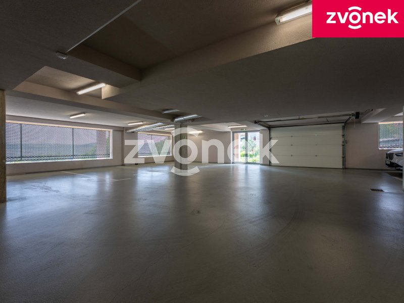 Prodej nadstandardního bytu 4+kk s terasou a parkovacím stáním