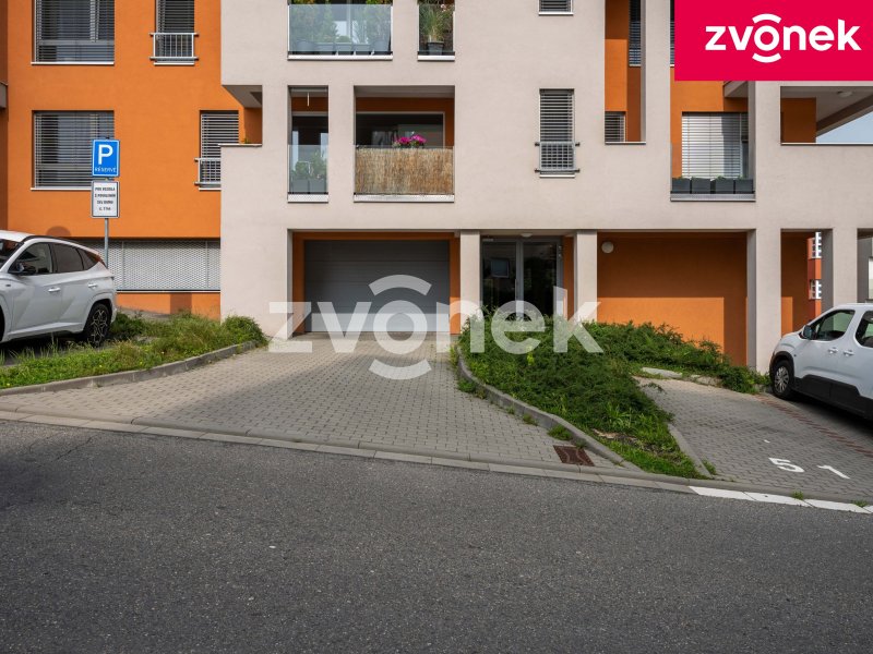 Prodej nadstandardního bytu 4+kk s terasou a parkovacím stáním