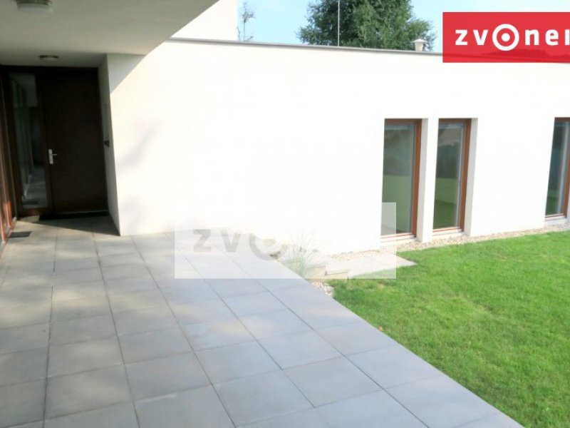 Luxusní vila Zlín - Příluky, velká zahrada, garáž
