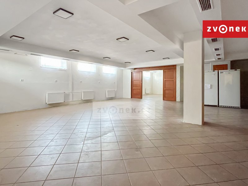 Pronájem komerčního prostoru bývalé restaurace 239 m², Zlín - Malenovice
