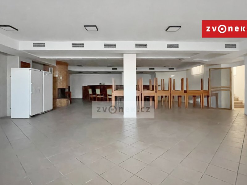 Pronájem komerčního prostoru bývalé restaurace 239 m², Zlín - Malenovice