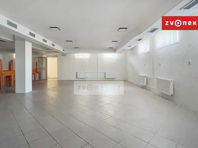 Pronájem komerčního prostoru bývalé restaurace 239 m², Zlín - Malenovice