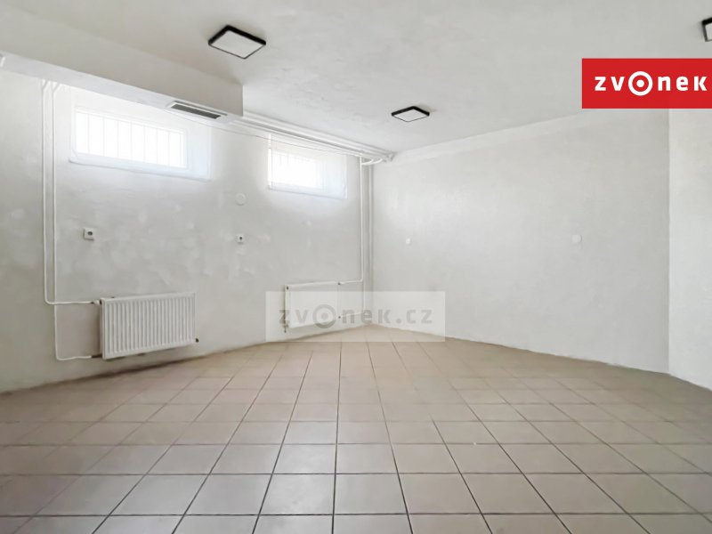 Pronájem komerčního prostoru bývalé restaurace 239 m², Zlín - Malenovice