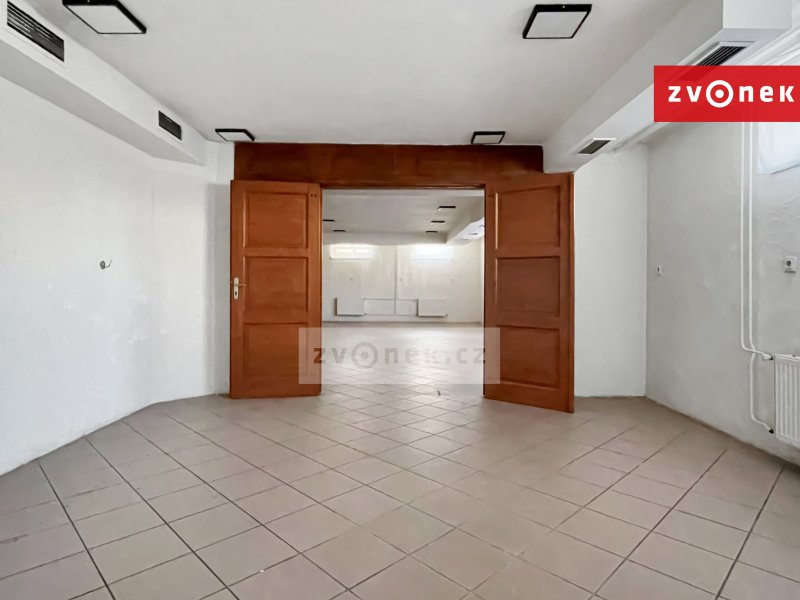 Pronájem komerčního prostoru bývalé restaurace 239 m², Zlín - Malenovice
