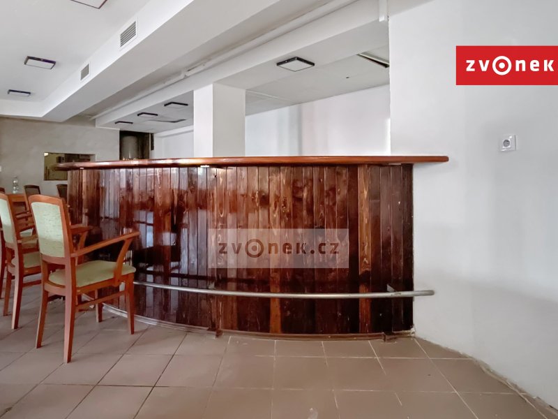 Pronájem komerčního prostoru bývalé restaurace 239 m², Zlín - Malenovice