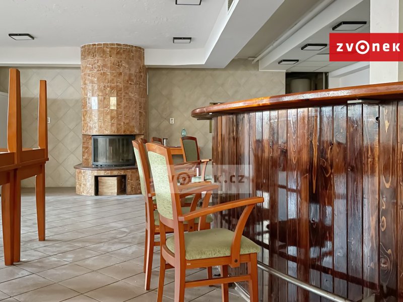 Pronájem komerčního prostoru bývalé restaurace 239 m², Zlín - Malenovice