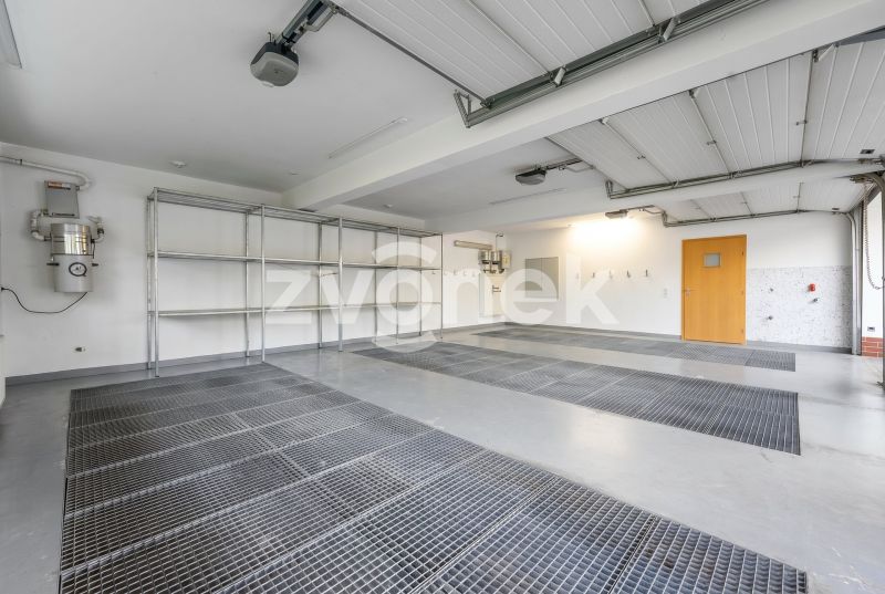 Velkorysá rodinná vila 7+1, 479 m², pozemek 1 503 m² – Zlín, Nivy IV