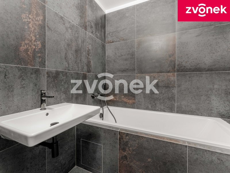 Exkluzivní byt 3+kk s terasou 30 m² a západním výhledem