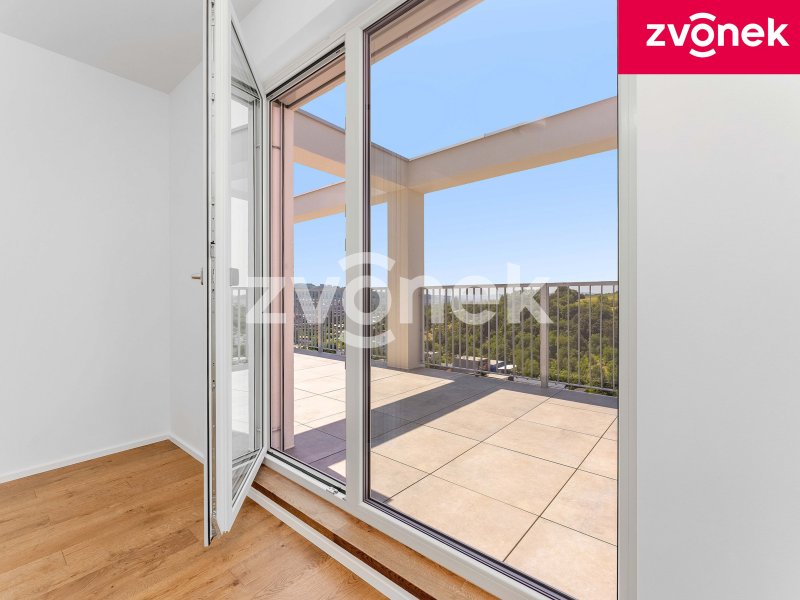 Exkluzivní byt 3+kk s terasou 30 m² a západním výhledem
