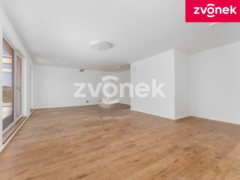 Exkluzivní byt 3+kk s terasou 30 m² a západním výhledem