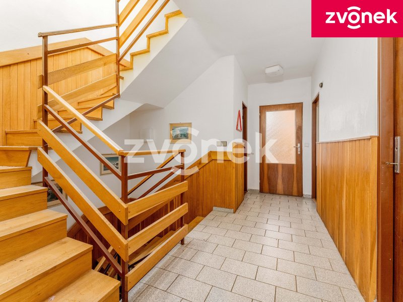 Řadový dům s garáží a výhledem, Zlín - Nad Vývozem