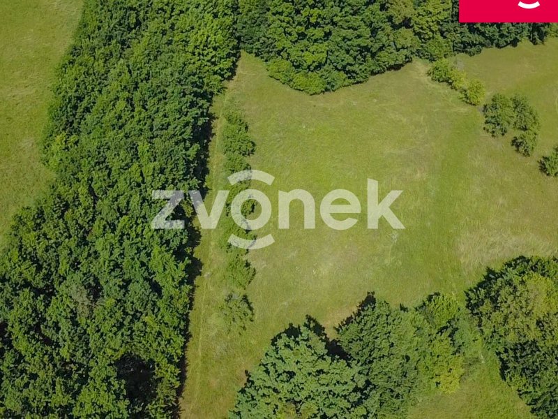 Soubor pozemků k prodeji o 7.426 m² v malebném prostředí s výhledem na Vizovice a Vizovické vrchy – potenciál pro budoucnost