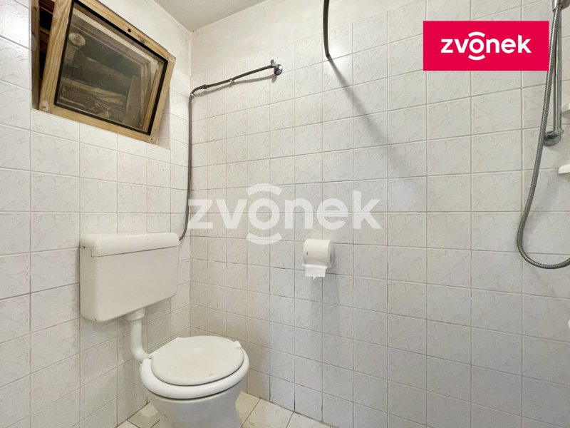 Chata se stavebním pozemkem ve Štákových Pasekách, Zlín – Příluky