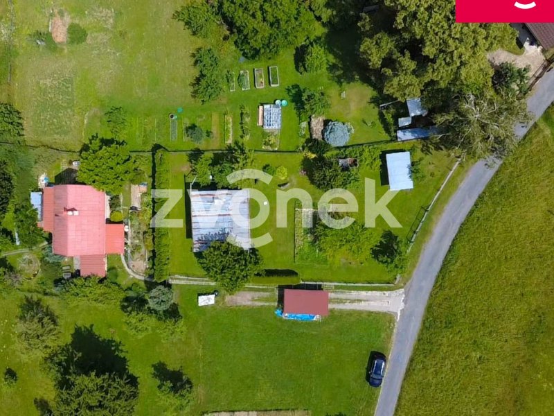 Chata se stavebním pozemkem ve Štákových Pasekách, Zlín – Příluky