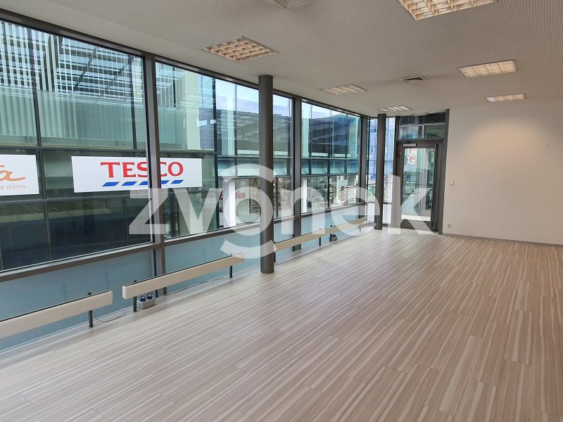 Pronájem komerčních prostor – Zlín, ul. Dlouhá, 51 m²