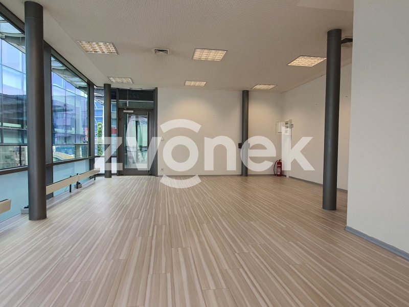Pronájem komerčních prostor – Zlín, ul. Dlouhá, 51 m²