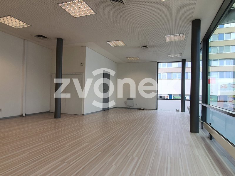 Pronájem komerčních prostor – Zlín, ul. Dlouhá, 51 m²