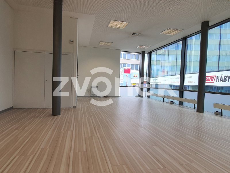 Pronájem komerčních prostor – Zlín, ul. Dlouhá, 51 m²