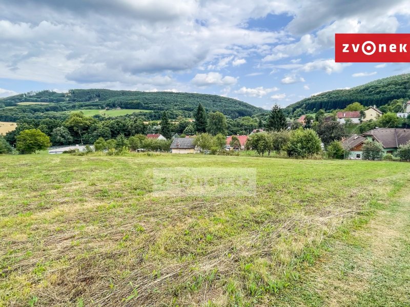 Dva stavební pozemky v Březůvkách – rozumná velikost 530 m², výhled, skvělá dostupnost do Zlína !