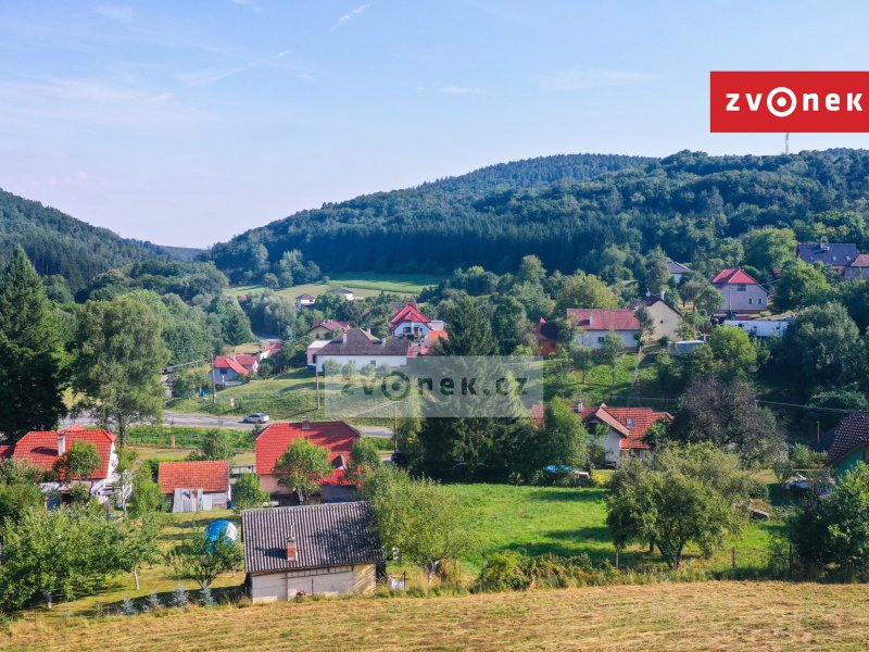 Dva stavební pozemky v Březůvkách – rozumná velikost 530 m², výhled, skvělá dostupnost do Zlína !
