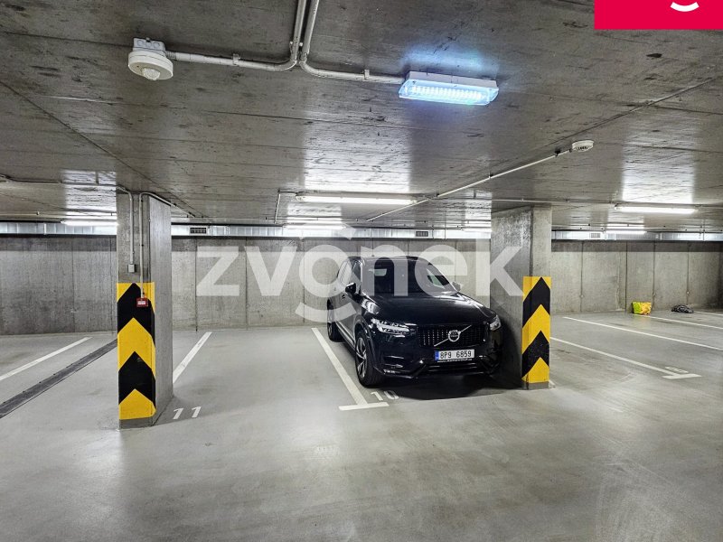 Prodej garážového stání ul. Jeseniova 50 - Žižkov
