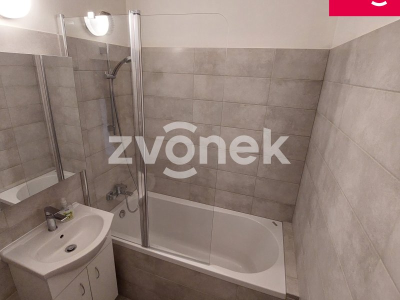 Pronájem bytu 3+1 Zlín, Vršava