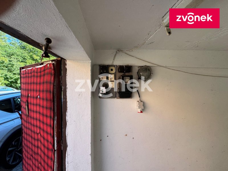 Garáž k pronájmu Zlín - Burešov