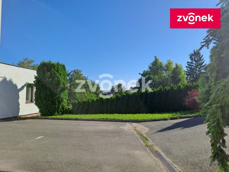 Pronájem bytu s garáží a zahradou