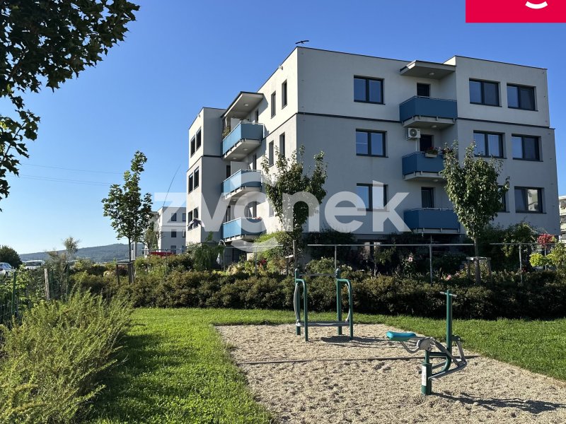 Moderní byt 3+kk s balkonem Fryšták, parkování, sklep, 10 min. od Zlína
