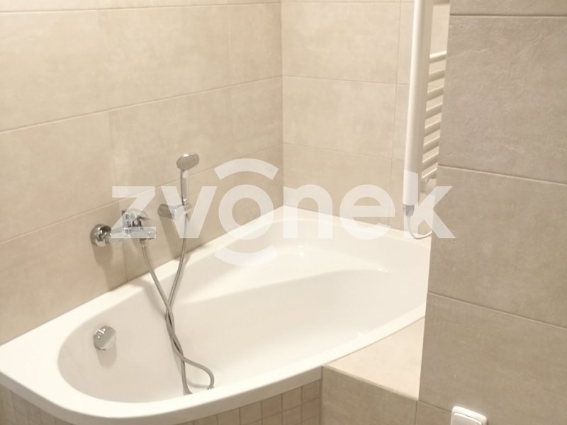 Moderní byt 3+kk s balkonem Fryšták, parkování, sklep, 10 min od Zlína