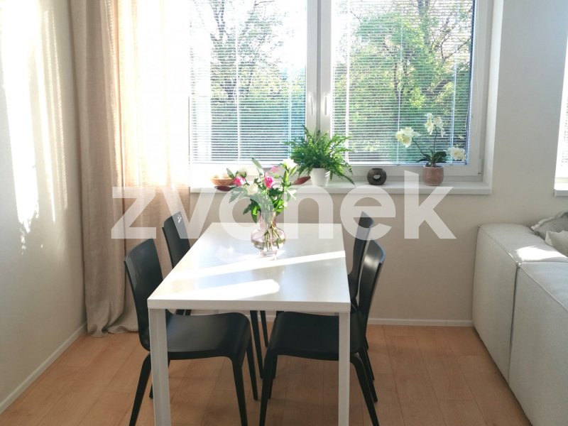 Moderní byt 3+kk s balkonem Fryšták, parkování, sklep, 10 min od Zlína