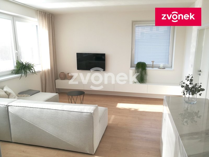Moderní byt 3+kk s balkonem Fryšták, parkování, sklep, 10 min od Zlína