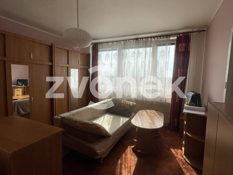 Pronájem 1+kk s krásným výhledem – Jižní Svahy, ul. Česká, Zlín