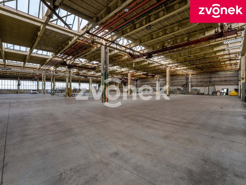 Pronájem výrobní haly 2800 m², Holešov