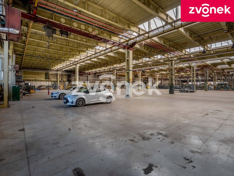 Pronájem výrobní haly 2800 m², Holešov