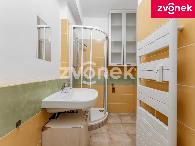 Byt 1kk s lodžií a garážovým stáním