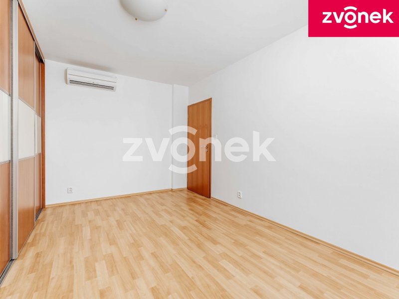3+kk Otrokovice - Trávníky, ul. SNP, balkon