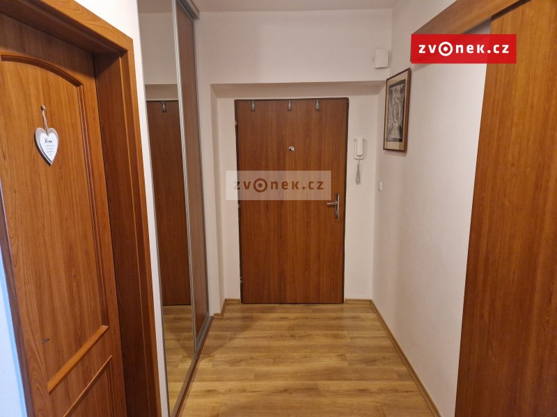 Pronájem luxusního mezonetového bytu 4+kk v blízkosti centra Uh.Hradiště