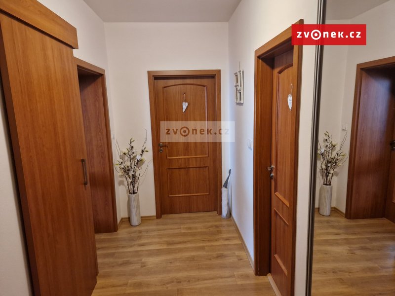 Pronájem luxusního mezonetového bytu 4+kk v blízkosti centra Uh.Hradiště