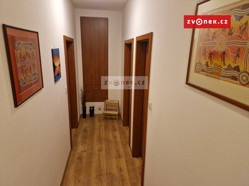 Pronájem luxusního mezonetového bytu 4+kk v blízkosti centra Uh.Hradiště