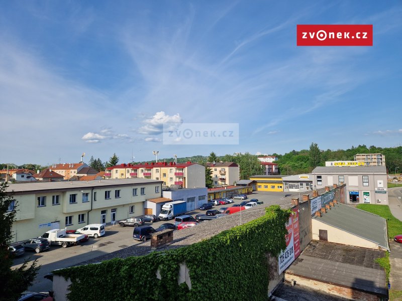 Pronájem luxusního mezonetového bytu 4+kk v blízkosti centra Uh.Hradiště